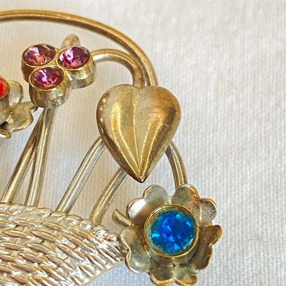 Silver Tone Brooch/Pendant Multicolor Rhinestone Flowers In Woven Basket - Picture 3 of 7